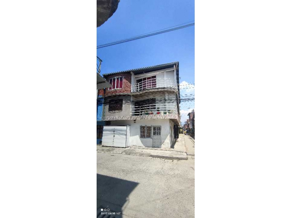 CASA EN VENTA EN ALIRIO MORA ORIENTE DE CALI — foto 2