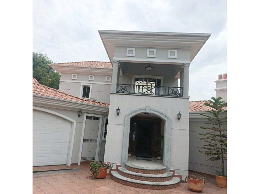 Mansión de Lujo en Venta: Urb. San Patricio, Cumbayá 1600 m2 Terreno — foto 4