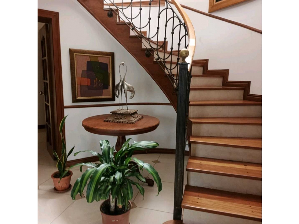 Mansión de Lujo en Venta: Urb. San Patricio, Cumbayá 1600 m2 Terreno — foto 5