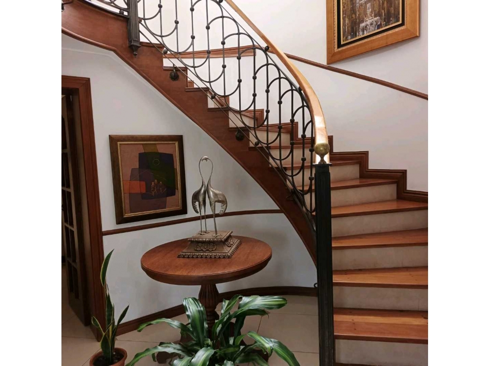 Mansión de Lujo en Venta: Urb. San Patricio, Cumbayá 1600 m2 Terreno — foto 6
