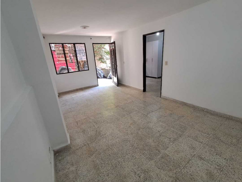 Casaen arriendo 1er piso cerca a la Universidad de Envigado