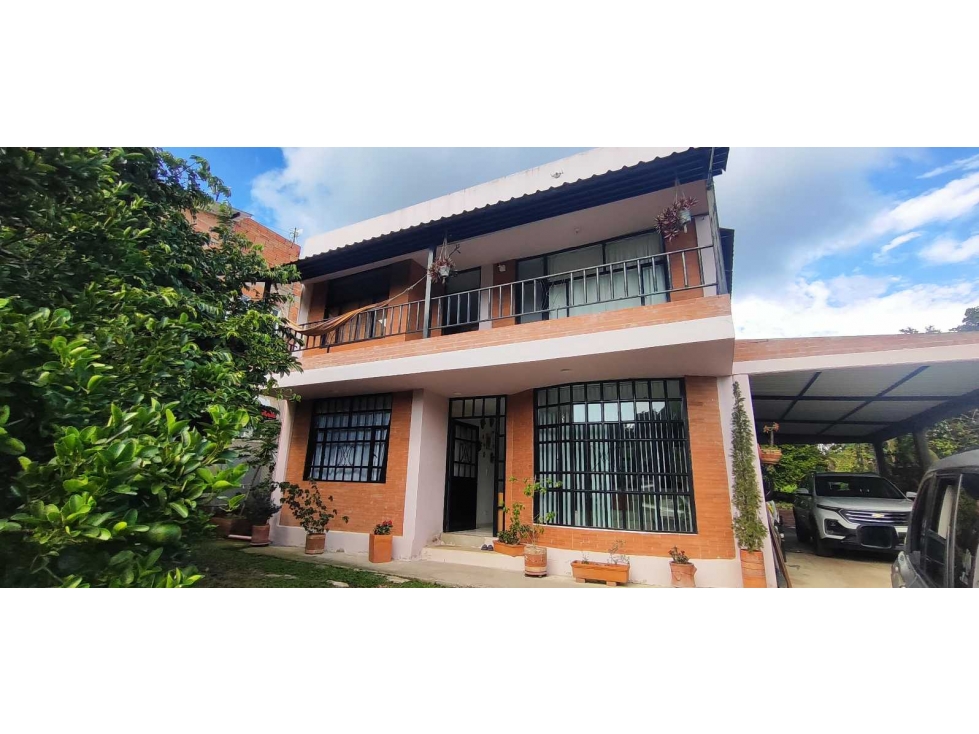 Casalote campestre de 750 M2 en 990 mill urbano en La Mesa cund