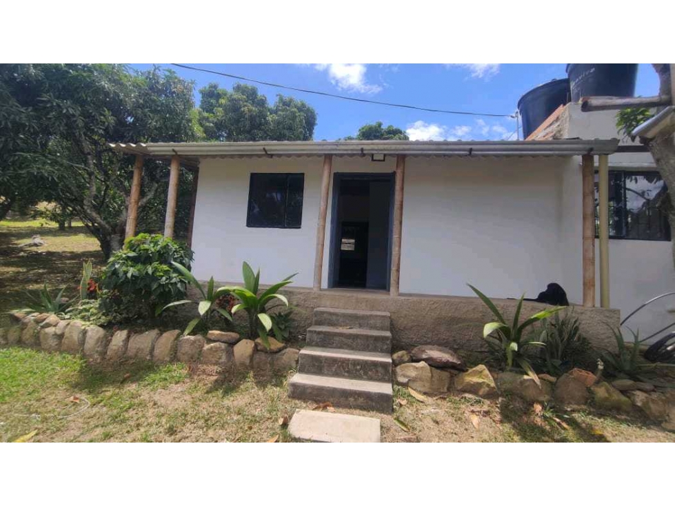 Casalote de 550 M2 en 225 mill en La Mesa Cund, a 5 min del pueblo