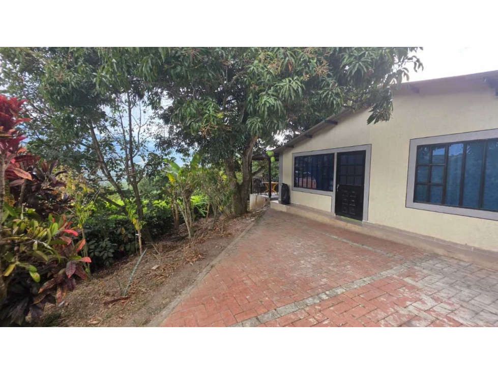 Casalote de 919 M2 en 350 mill en La Mesa Cund a 14 min del pueblo - 2