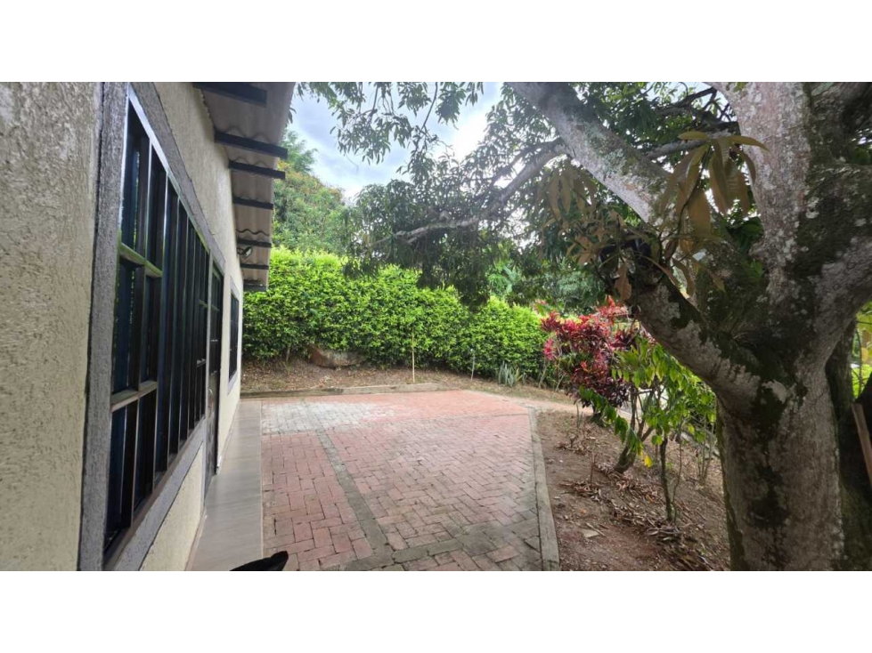 Casalote de 919 M2 en 350 mill en La Mesa Cund a 14 min del pueblo - 3