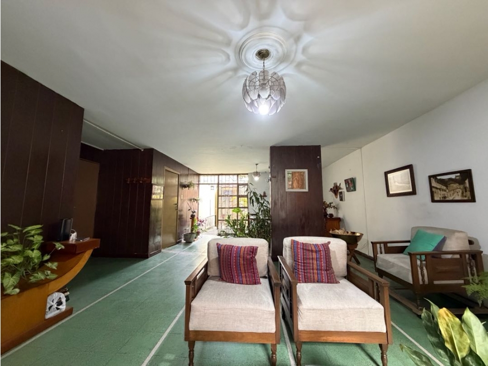 CASA-LOTE EN VENTA CALASANZ