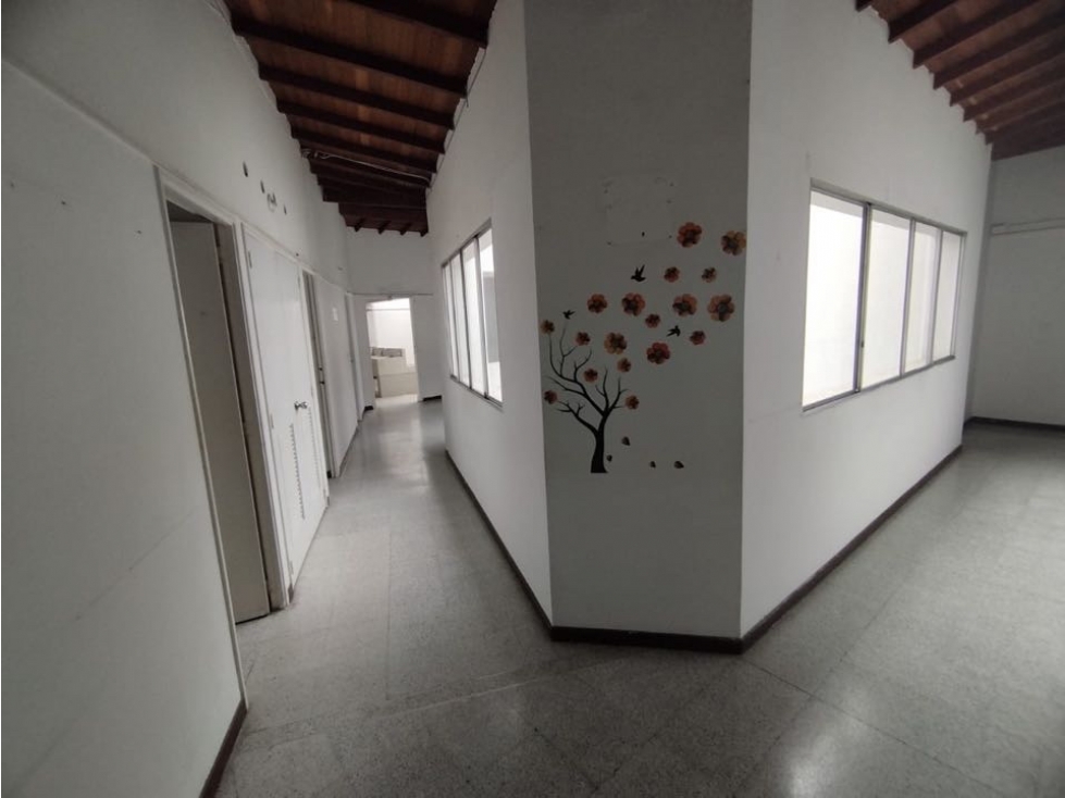 VENDO CASALOTE IDEAL PARA CONSTRUIR EN LAURELES