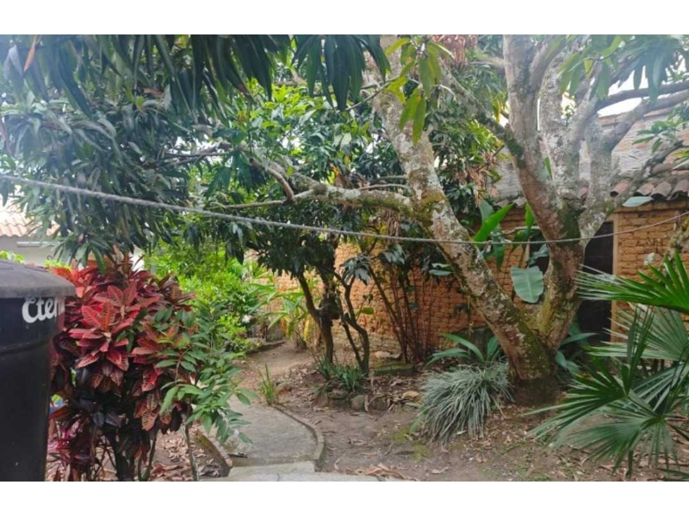 Casalote urbano de 450 mill en la Mesa Cund a 2 cuadras del parque — foto 2