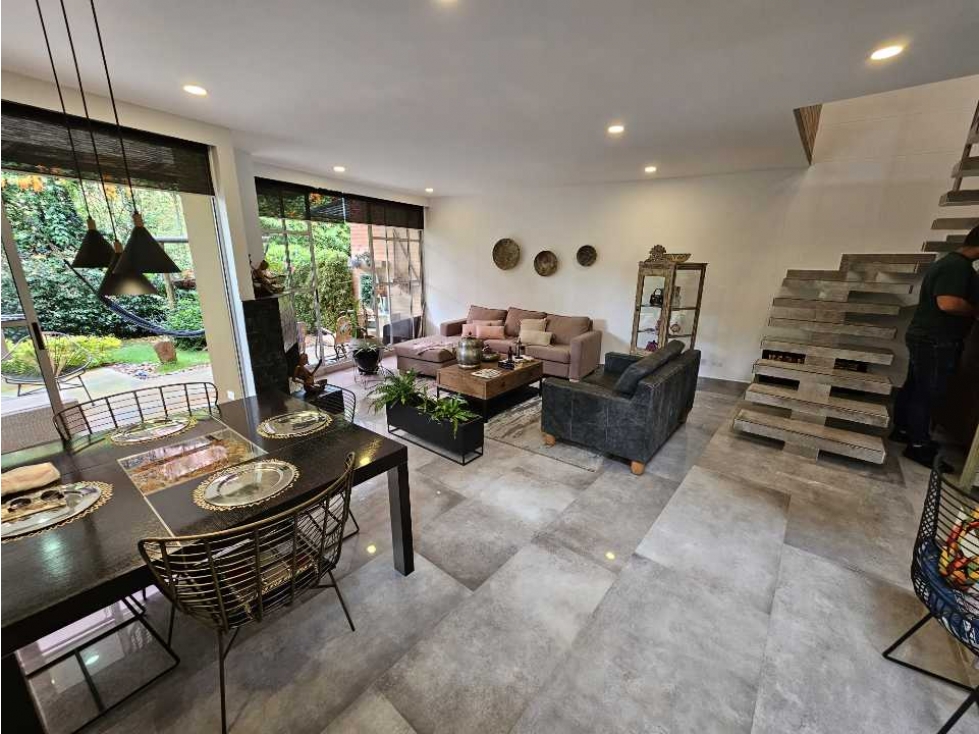 Casa/poblado/loma tesoro