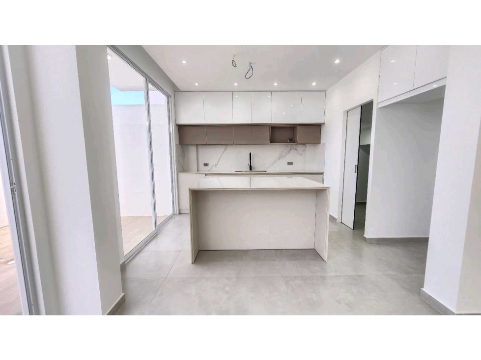 CASAS DE 4 DORMITORIOS EN URB. PRIVADA MANTA SECTOR SUR — foto 3