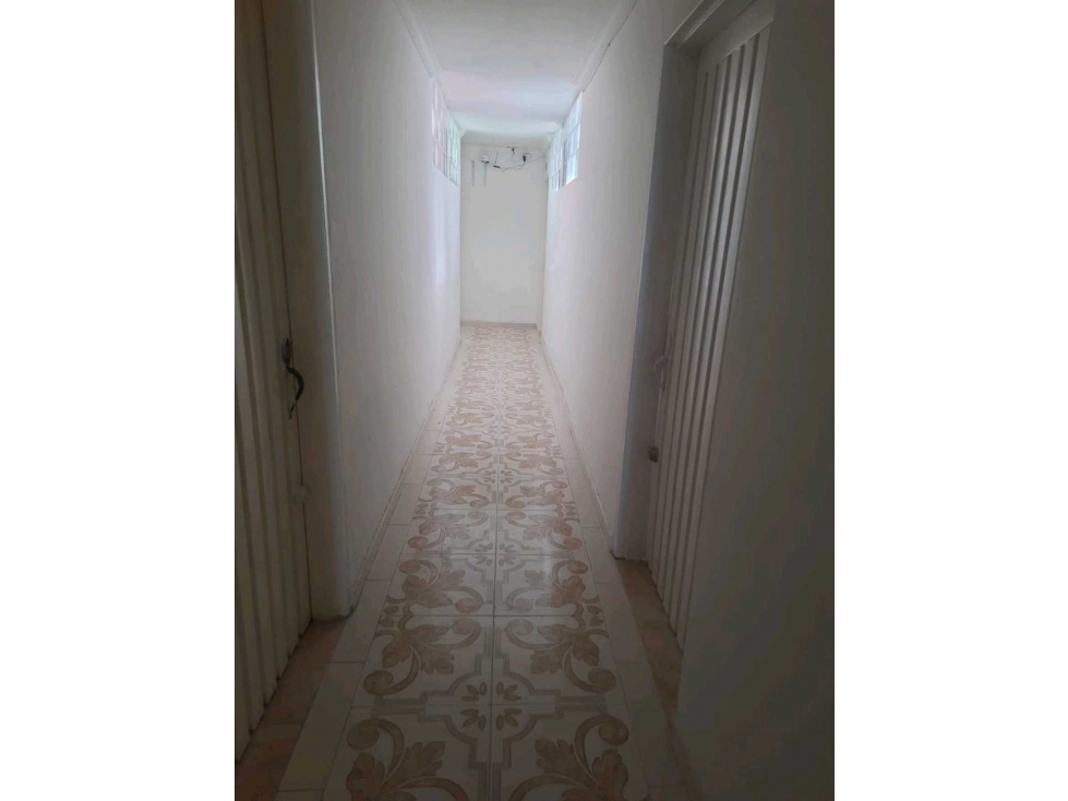 Casa con 5/9 apart-estudios alquilados diagonal a Imbanaco Calle 5a. — foto 4