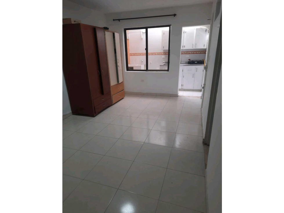 Casa con 5/9 apart-estudios alquilados diagonal a Imbanaco Calle 5a. — foto 6