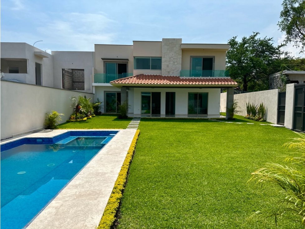 Casas residenciales con alberca y jardín privados en Cuernavaca