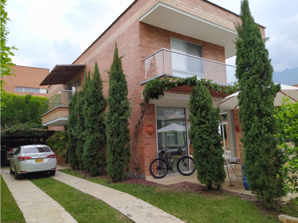 CASA CAMPESTRE EN VENTA, EN SAN JERONIMO, ANTIOQUIA