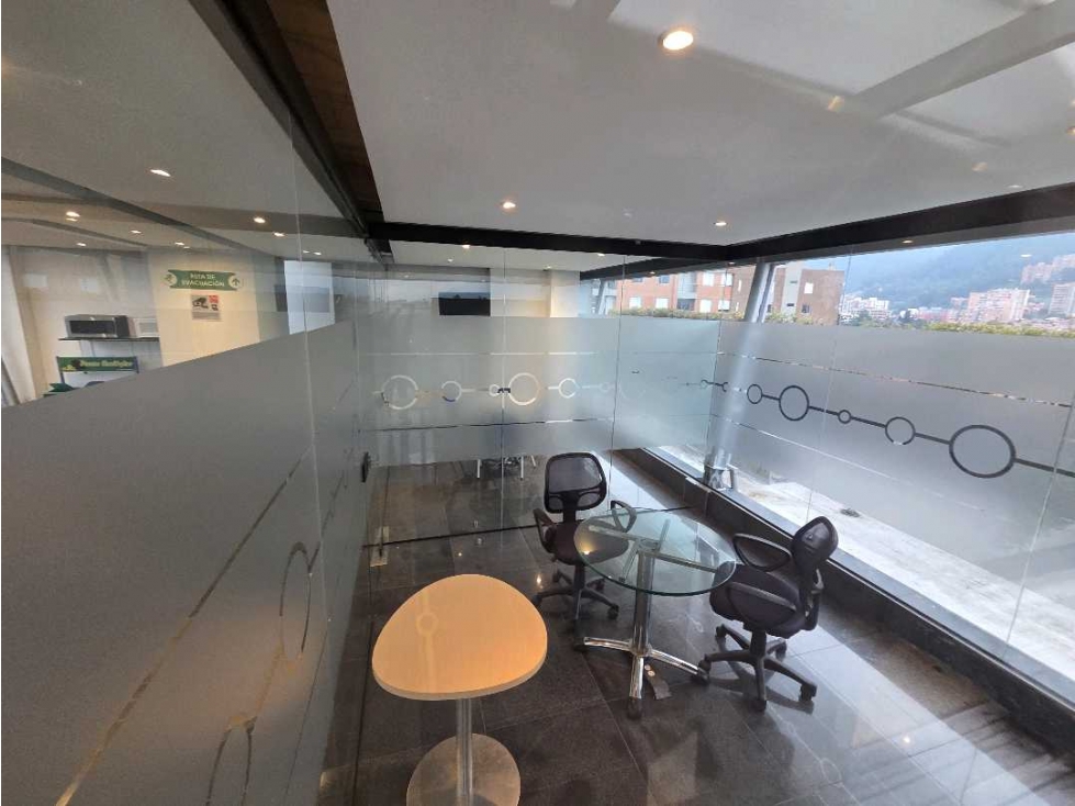 CEDRITOS VENTA ARRIENDO OFICINA 48M2 BAÑO PRIVADO 1 PARQ V$450M R$3'5M — foto 3