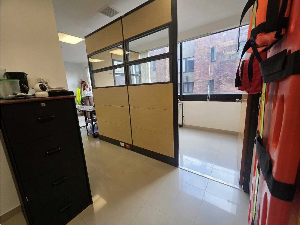 CEDRITOS VENTA ARRIENDO OFICINA 48M2 BAÑO PRIVADO 1 PARQ V$450M R$3'5M — foto 6