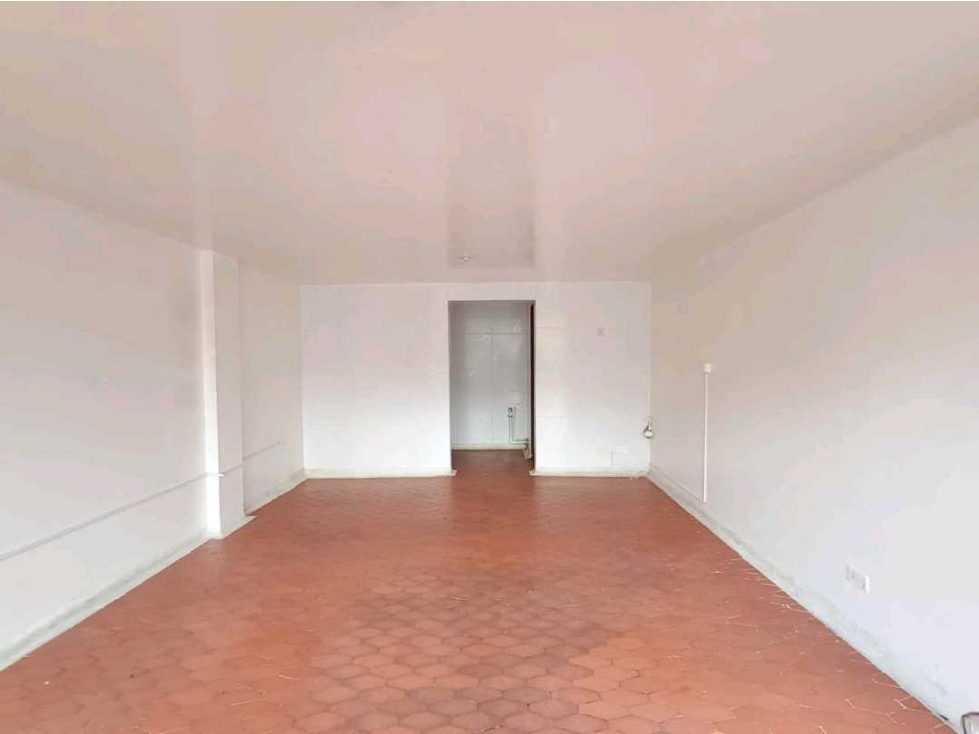 CEDRO VENTA LOCAL COMERCIAL 35M2 $240 MILLONES — foto 2