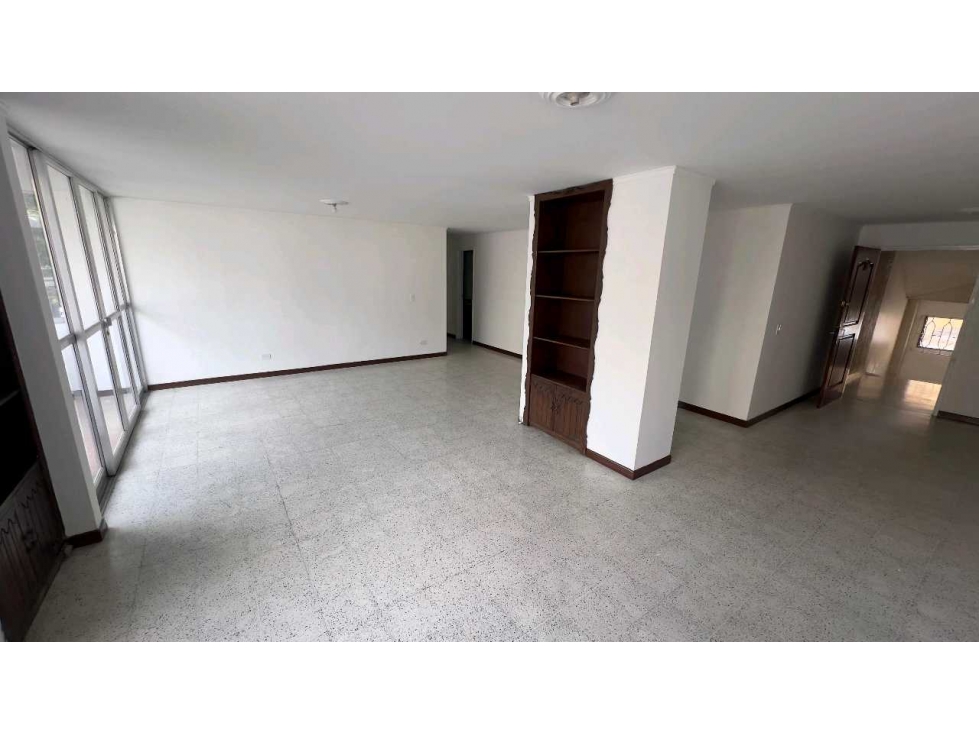 CENTRO CERCA EDIF. COMEDAL APARTAMENTO DE 6 ALC, PARQ, PORTERÍA, ASC — foto 3