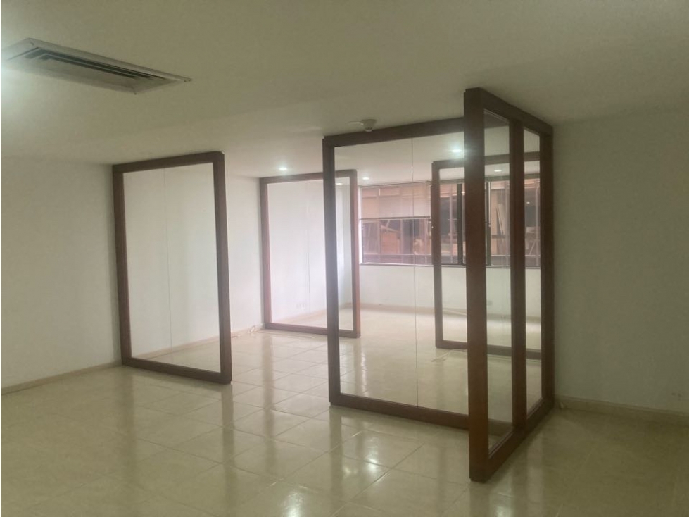 ARRIENDO OFICINA 59M2 FRENTE AL CCIAL AV CHILE - 5