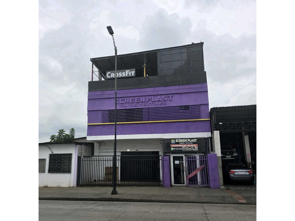 Venta Edificio Versátil de 900m² de Uso: Bodegas, Oficinas y Local