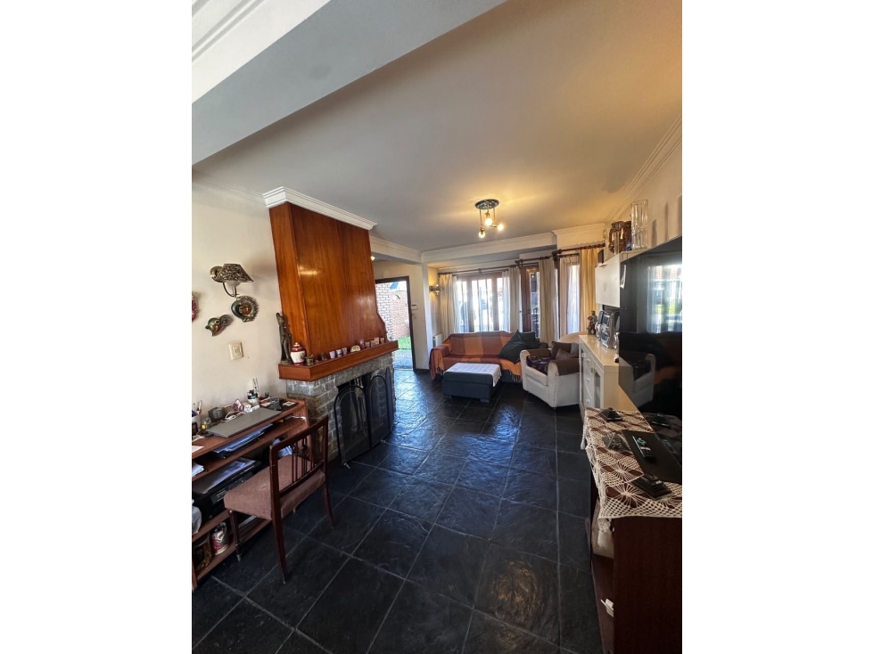 CHALET 5 AMBIENTES CATEGORIA, BARRIO CONSTITUCION — foto 3