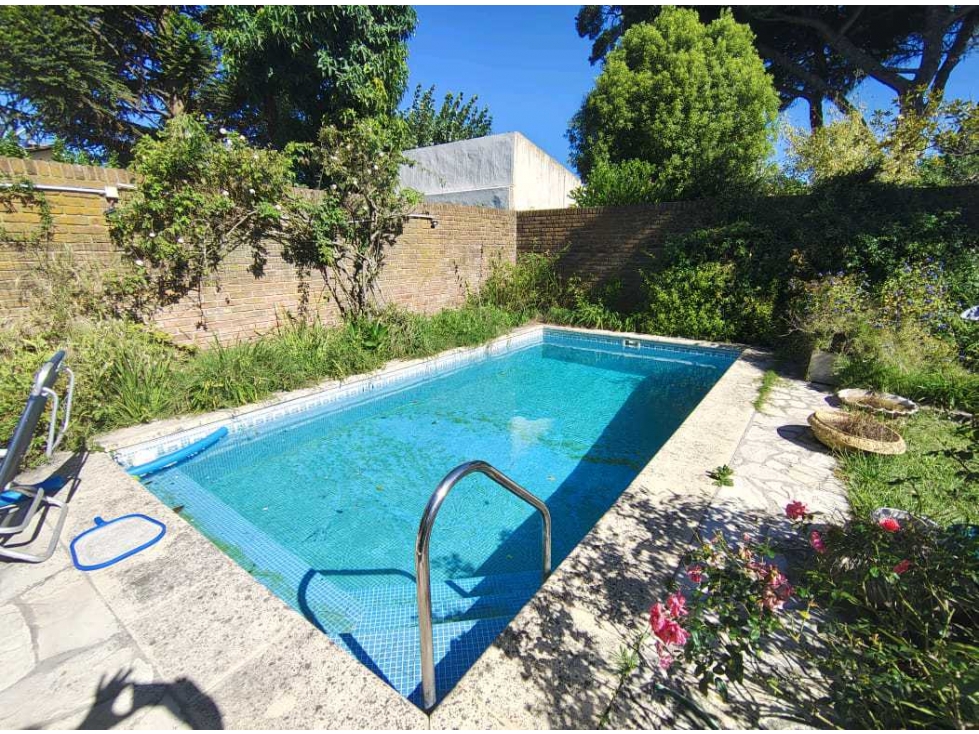Chalet de 5 ambientes con piscina - Barrio Constitución. - 6