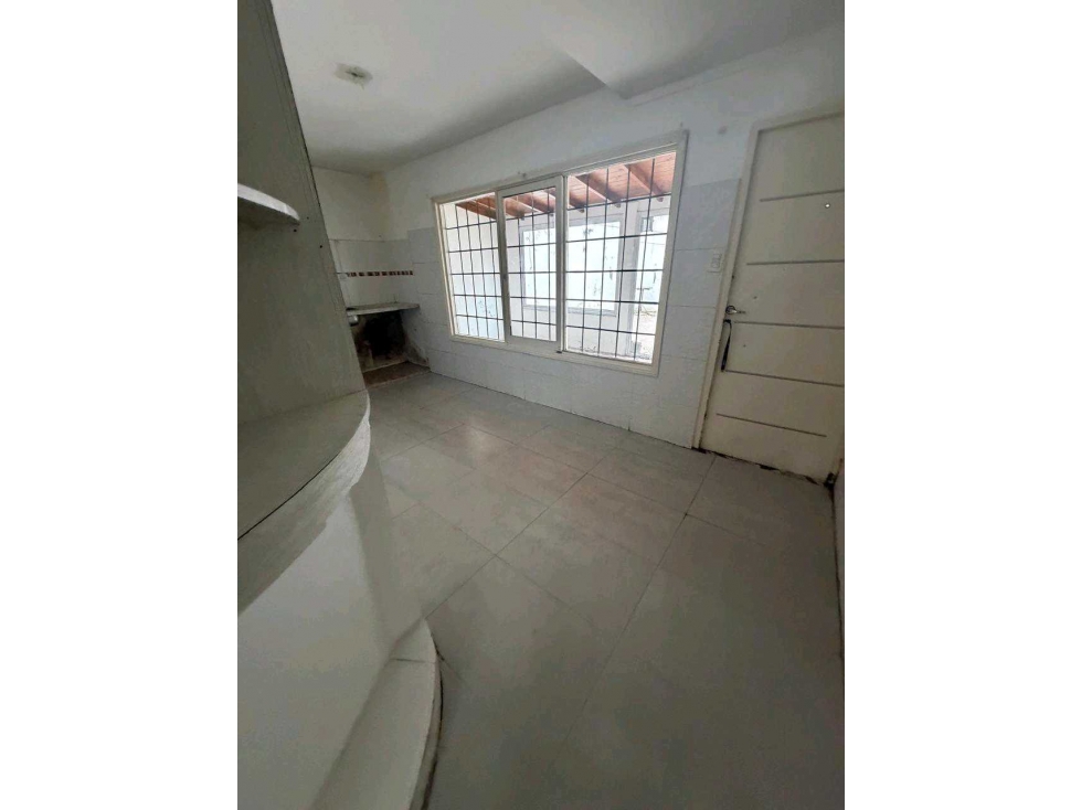 Chalet en 2 plantas de 6 ambientes CHAUVIN, Patio, cochera triple!!! - 6