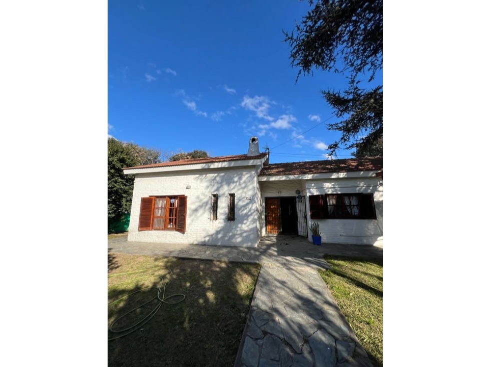 Chalet en esquina a la venta - 2