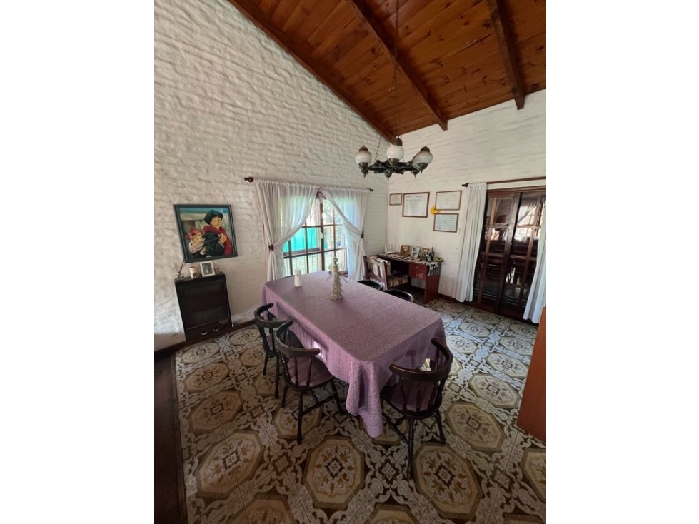 Chalet en esquina a la venta - 4