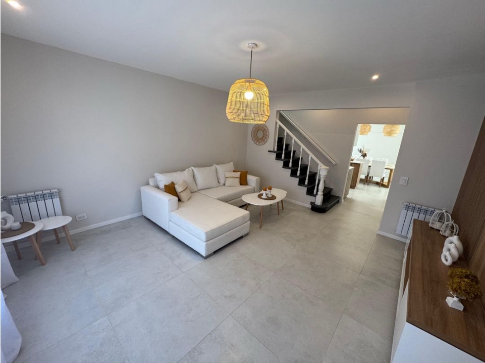CHALET EN PH 4 AMBIENTES RECICLADO, ZONA PASEO ALDREY — foto 3