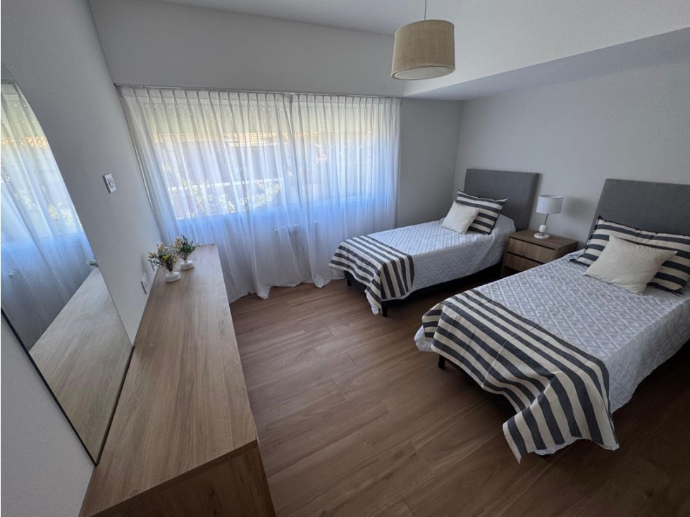 CHALET EN PH 4 AMBIENTES RECICLADO, ZONA PASEO ALDREY — foto 6