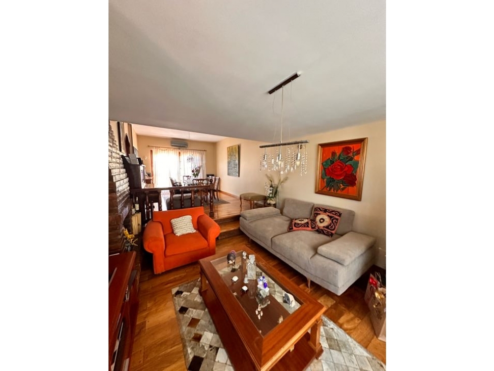 Chalet residencial en oportunidad - 2