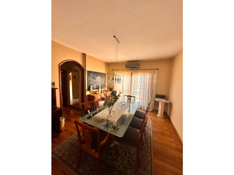 Chalet residencial en oportunidad - 4