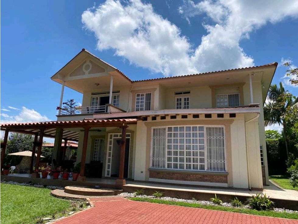 Chalet en venta a 10 minutos de Armenia Se vende amoblado