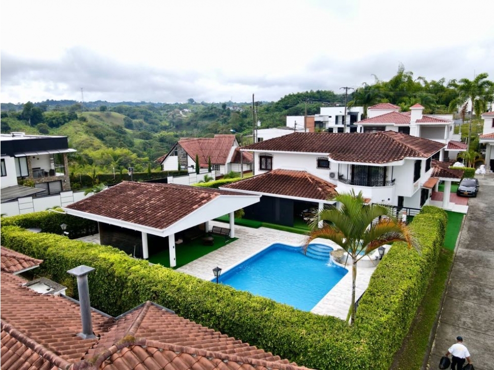 Chalet para uso residencial o vacacional en venta, via Montenegro — foto 2
