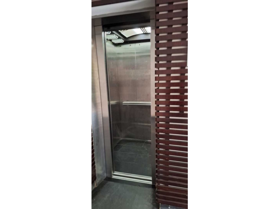 Chicó, renta. Edificio completo, 1100 m2 útiles, oportunidad