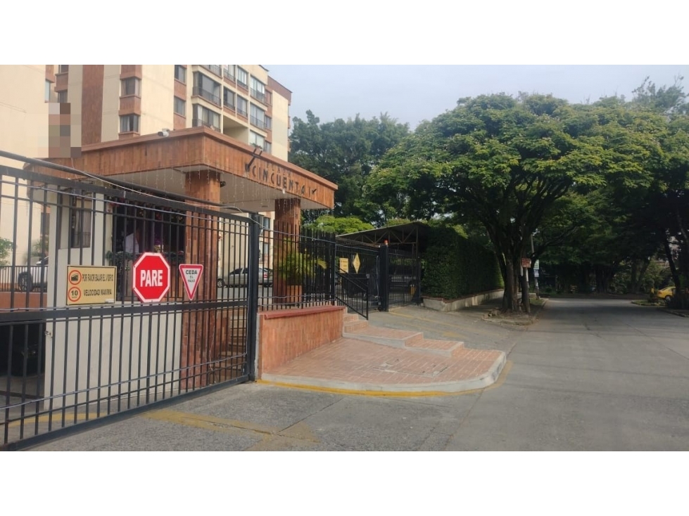 CL 12A 50 42 110 PARQUEADERO 2