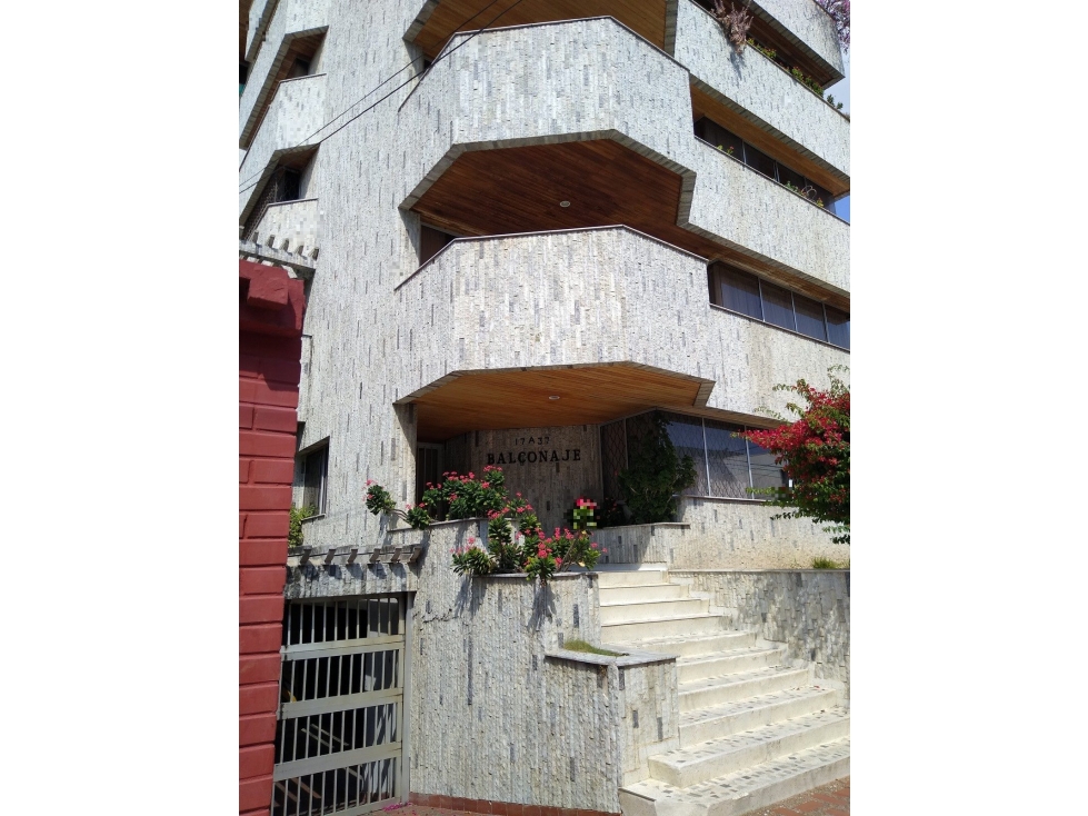 CL 14 17 A 37 AP 600 UR CASTO ED BALCONAJE