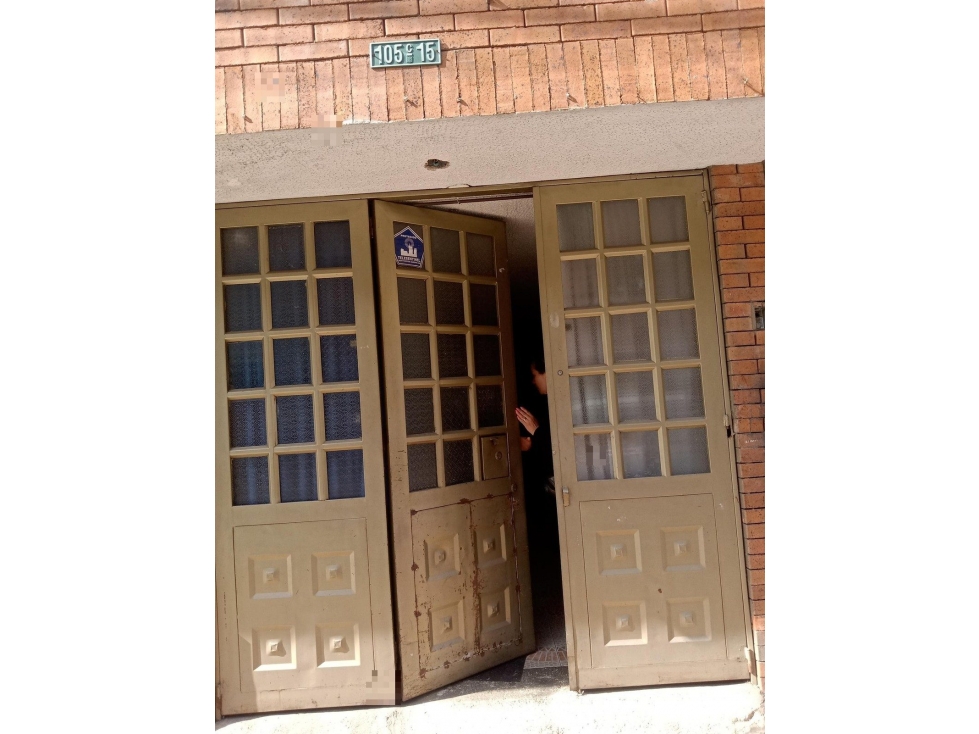 CL 68 105 C 15 PI 1 — foto 2
