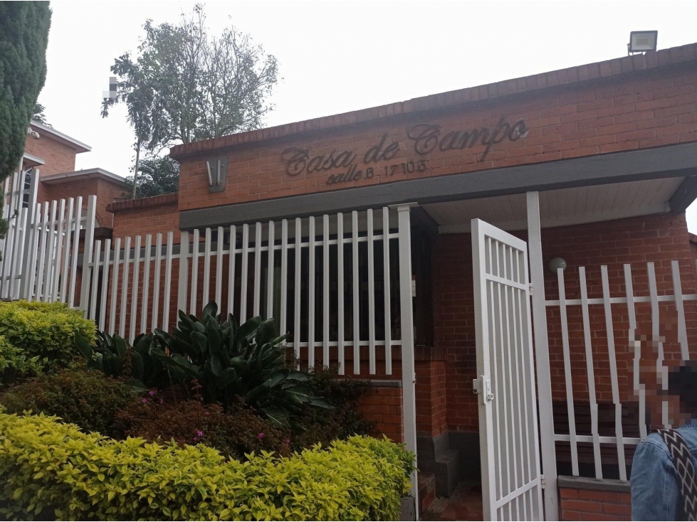 CL 6 17 105 UR CASA DE CAMPO