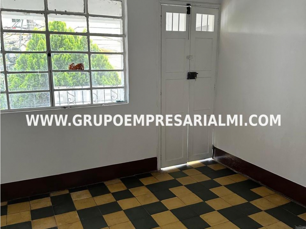 CÓMODA CASA BIFAMILIAR EN VENTA - SECTOR ARANJUEZ COD: 32590