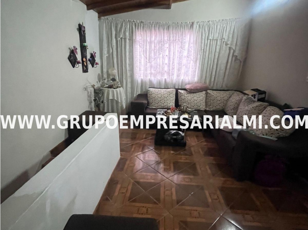 CÓMODA CASA BIFAMILIAR EN VENTA - SECTOR MANRIQUE COD: 33285 — foto 4
