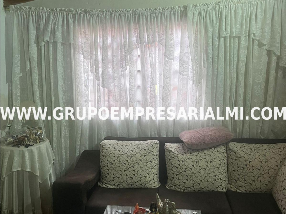 CÓMODA CASA BIFAMILIAR EN VENTA - SECTOR MANRIQUE COD: 33285 — foto 3