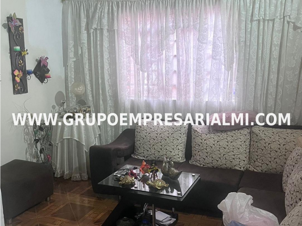 CÓMODA CASA BIFAMILIAR EN VENTA - SECTOR MANRIQUE COD: 33285 — foto 2