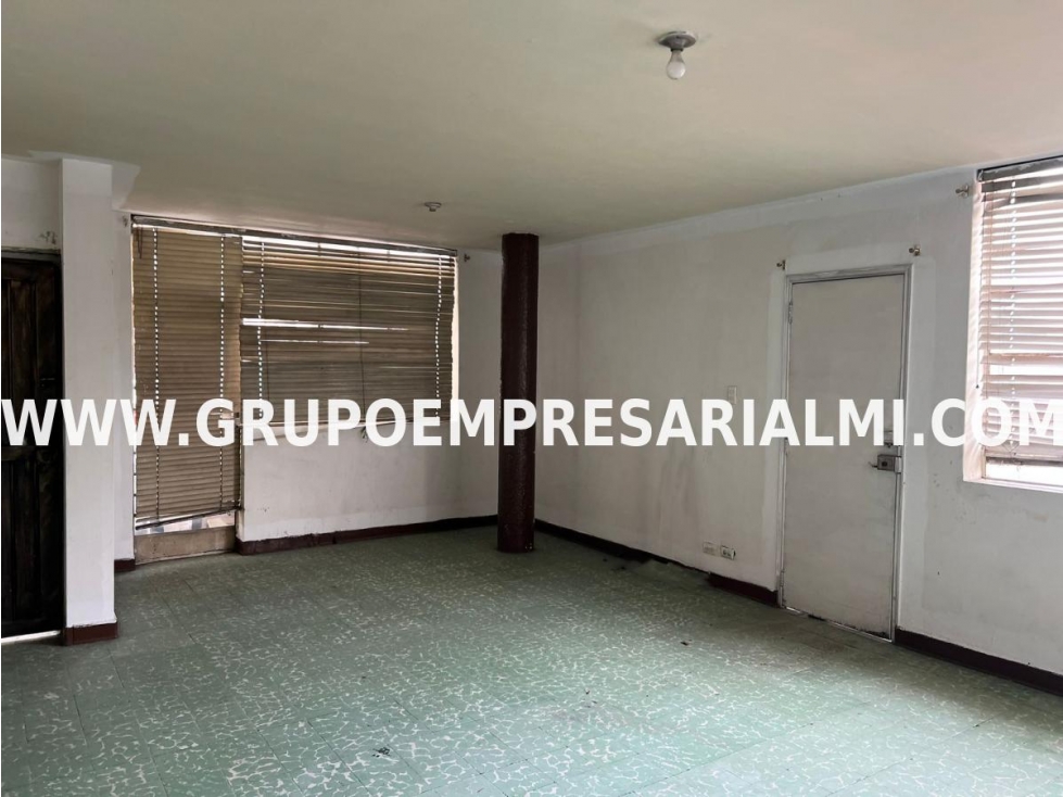 CÓMODA CASA BIFAMILIAR EN VENTA - SECTOR LA CANDELARIA COD: 33358