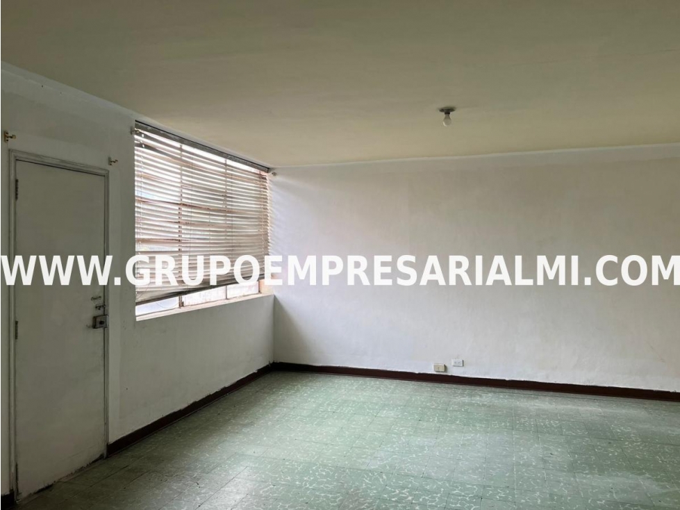 CÓMODA CASA BIFAMILIAR EN VENTA - SECTOR LA CANDELARIA COD: 33358 — foto 2