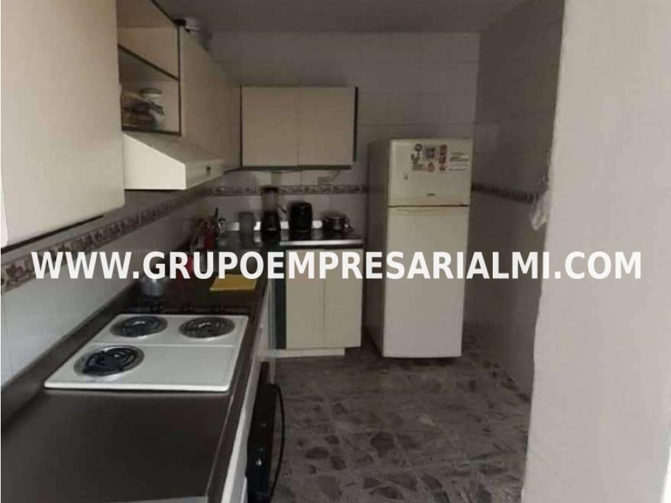 CÓMODA CASA BIFAMILIAR EN VENTA - SECTOR VILLA HERMOSA COD: 33480 — foto 2