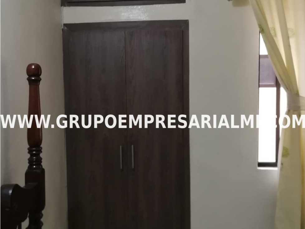 CÓMODA CASA BIFAMILIAR EN VENTA - SECTOR VILLA HERMOSA COD: 33480 — foto 5