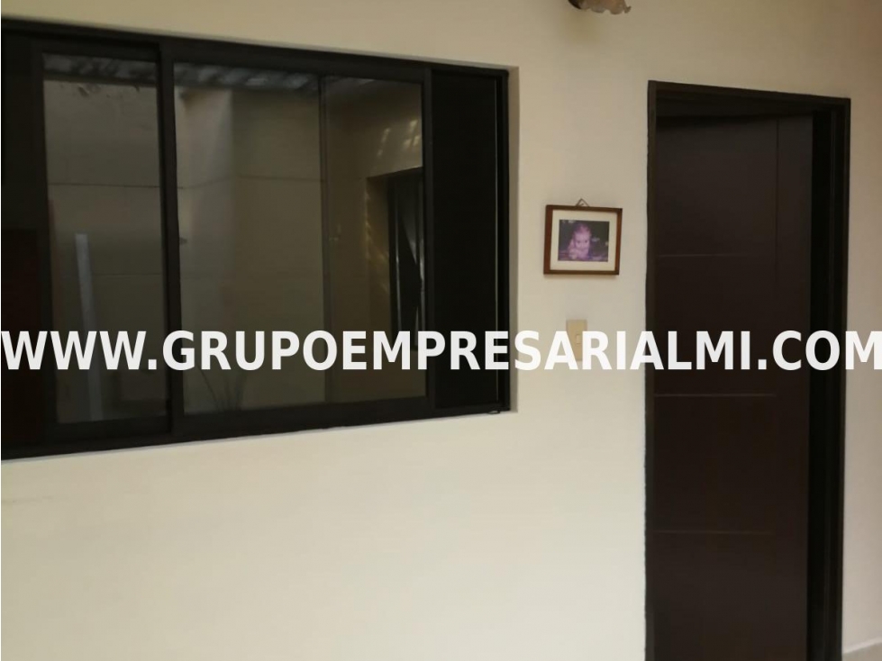 CÓMODA CASA BIFAMILIAR EN VENTA - SECTOR VILLA HERMOSA COD: 33480 — foto 6