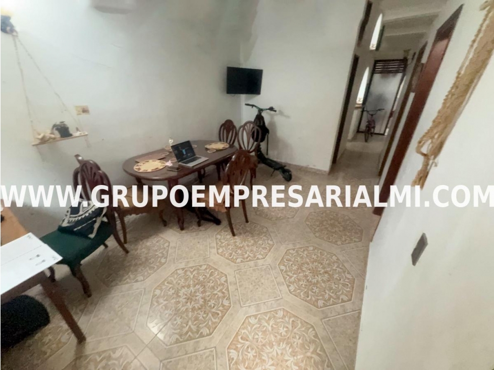 CÓMODA CASA BIFAMILIAR EN VENTA - SECTOR LOS ALCAZARES COD: 33830 — foto 5